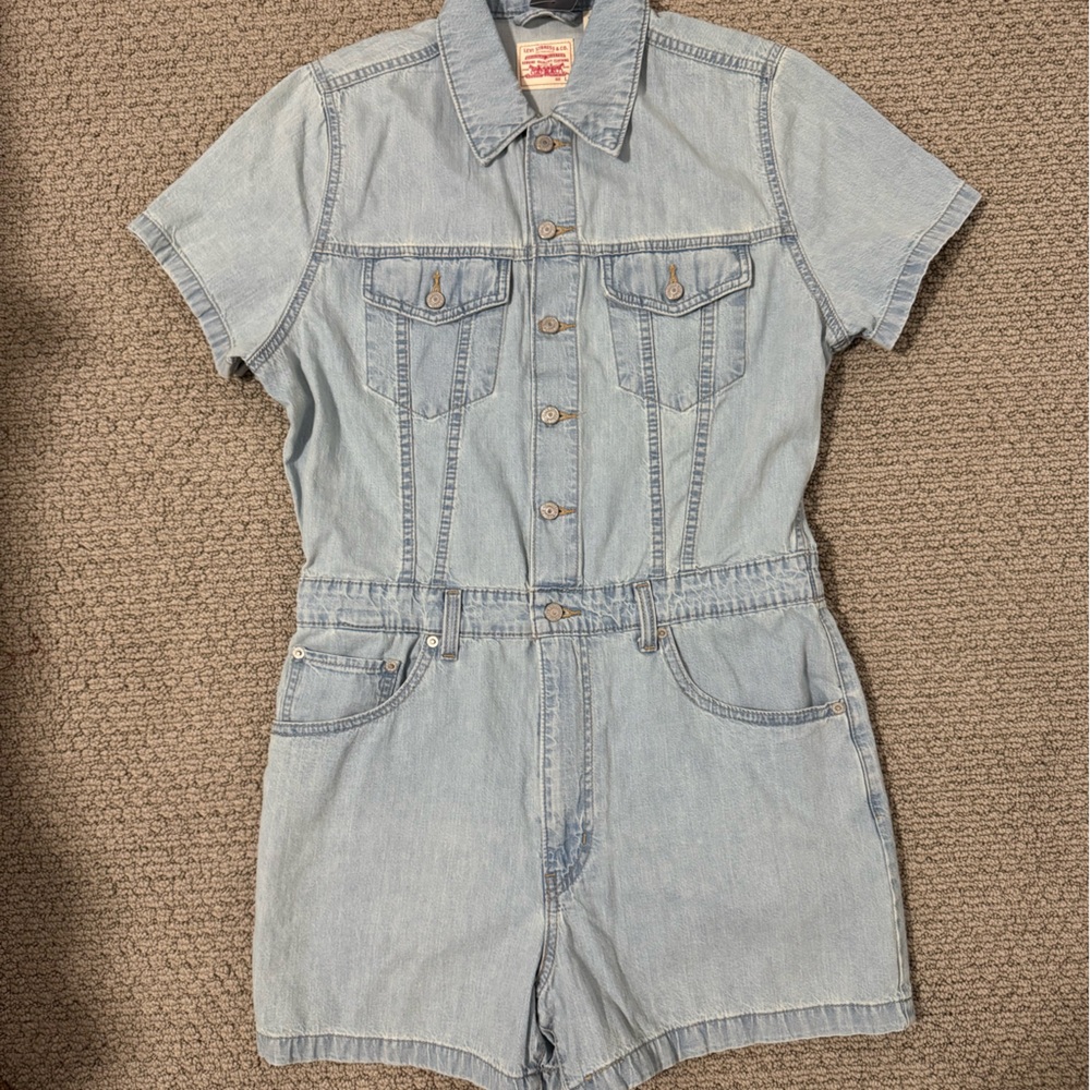 Levi's Light Blue Denim Jacket with Classic Collar